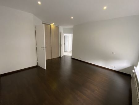Location Appartement 4 pièces 110m² RODEZ 12000 - Photo 4