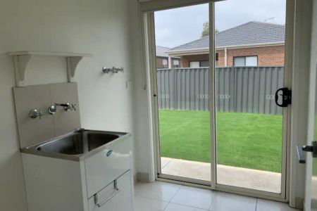 “Spacious, Light-Filled and Perfectly Positioned! APPLICATION” - Photo 2