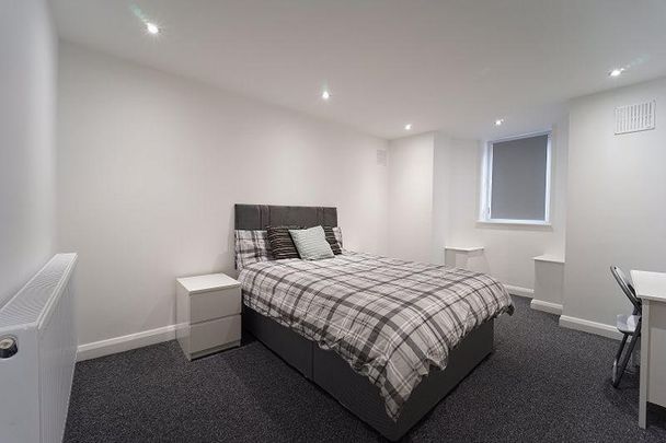 2 bedroom ground floor flat to rent - Photo 1