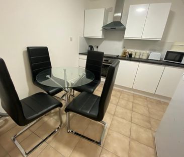 Room in a Shared House, County Road, L4 - Photo 5