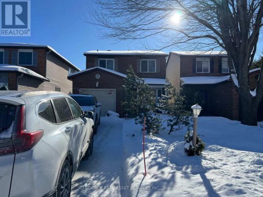 45 HUNTSMAN CRESCENT - Photo 1