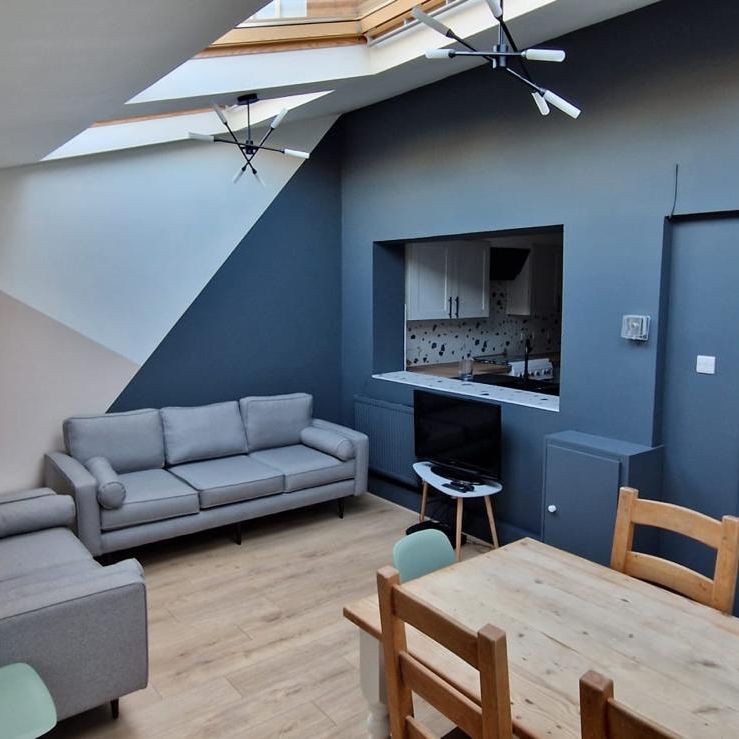 6 bedroom house - Photo 1