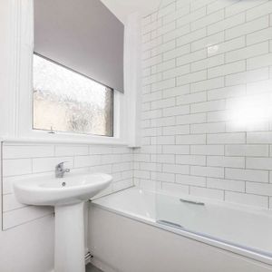 Radbourne Road, SW12 0ED, London - Photo 3