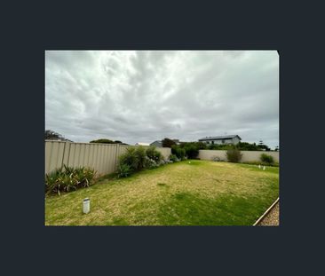 Four-bedroom family home close to the beach - Photo 2