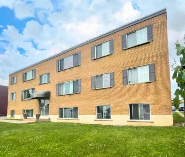 Hillside Apartments - PARKING SPACE, HEAT & WATER INCLUDED | 594 Ma... - Photo 1