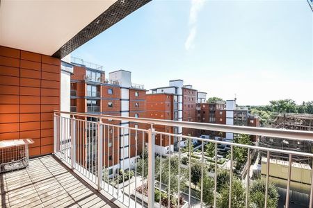 Holland Gardens, Brentford - Photo 5