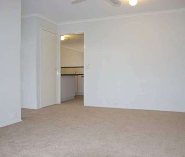 11/167 Knoke Avenue, Gordon ACT 2906 - Townhouse For Rent | Domain - Photo 2
