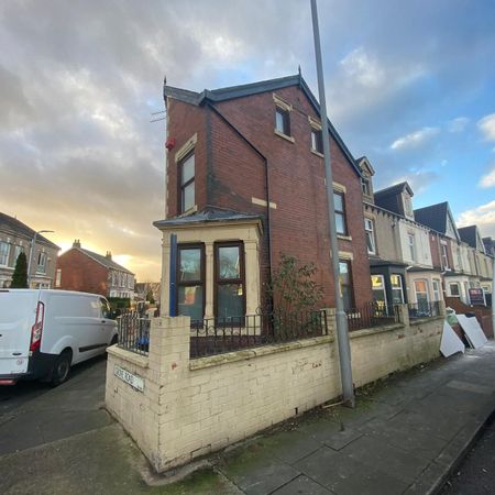 5 bed house share to rent in Grove Road, Middlesbrough, TS3 - Photo 3