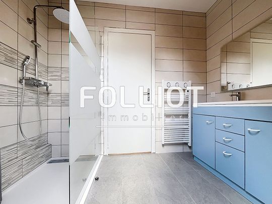 A louer : Maison d'architecte à Fougères 6 pièce(s) 149.78 m2 - Photo 1