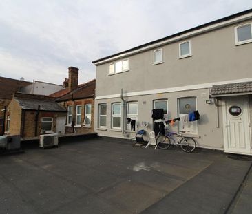 1 bedroom in a house share to rent - Photo 3