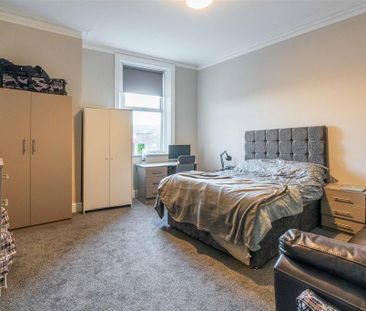 4 bedroom terraced house to rent - Photo 6