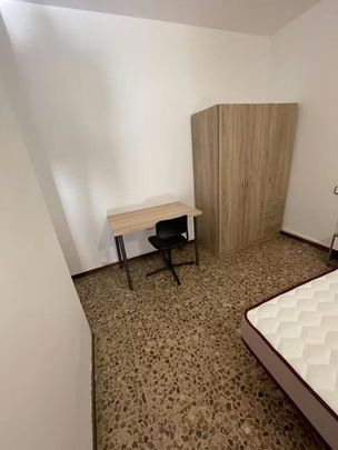 Travessera de Gràcia, Barcelona, Catalonia 08027 - Photo 1