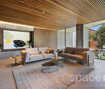 Life in the Quay - Photo 2