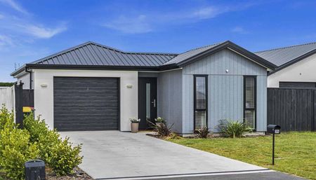 Near New 2 bedroom house - Photo 3