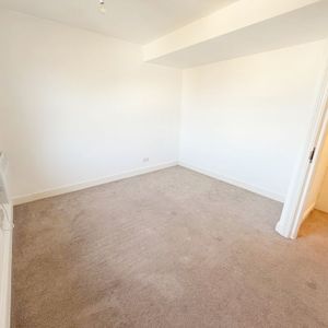 Studio Flat, Bath Street, Brighton - Photo 2