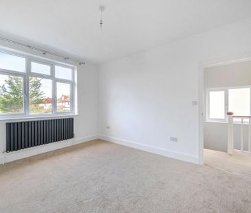 4 bedroom semi-detached house to rent - Photo 5