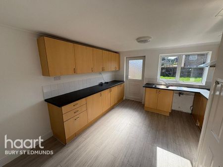 3 bedroom terraced house to rent - Photo 2
