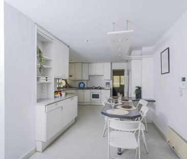 Carrer dAlvaro de Bazan, Valencia, Valencian Community 46010 - Photo 2