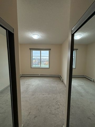 2 Bedroom, 2 Bathroom - Photo 3