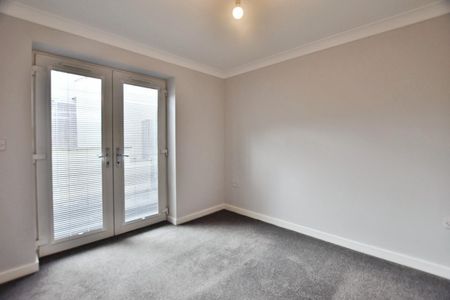 1 bedroom Flat To Let - Photo 2