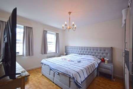 UNIEK GELEGEN WONING MET ZUID GERICHTE TUIN EN GARAGE - Photo 4