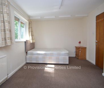 4 bedroom townhouse to rent - Photo 2