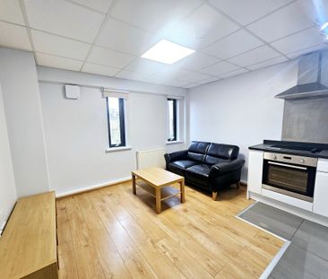 London Road, Southampton - Photo 1