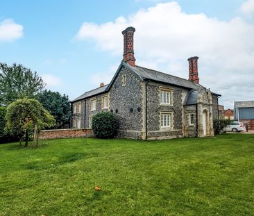 Saham Toney - Photo 1