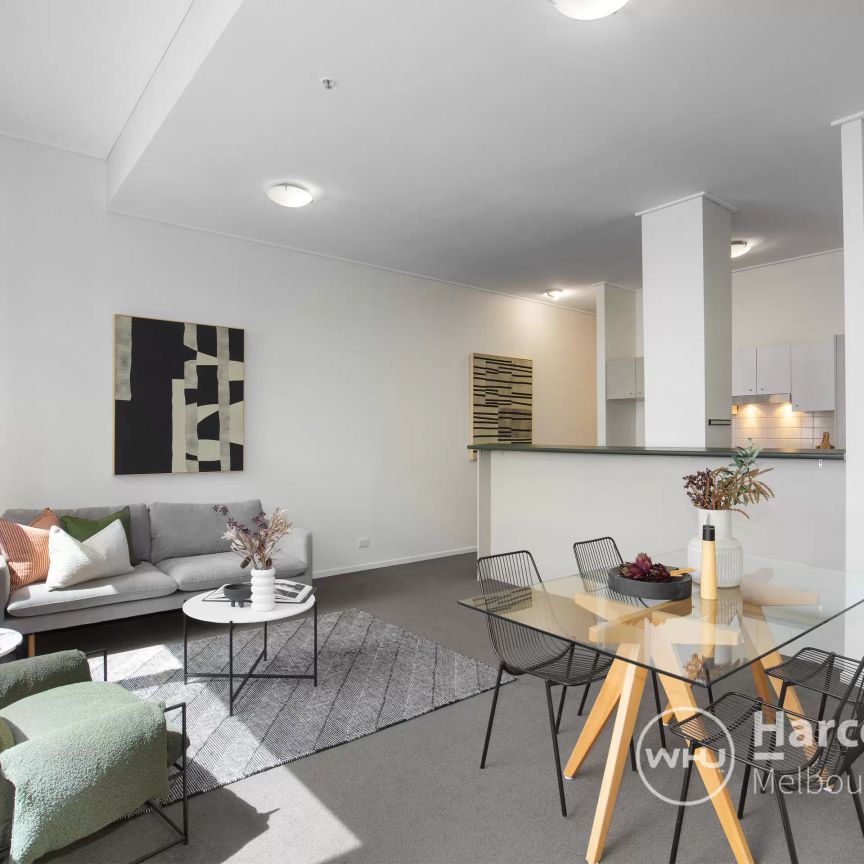 Spacious Warehouse Conversion - Unfurnished! - Photo 1