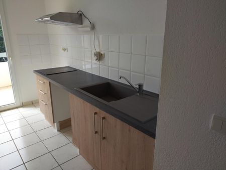 Location Appartement 2 pièces 49m² MONT DE MARSAN 40000 - Photo 3