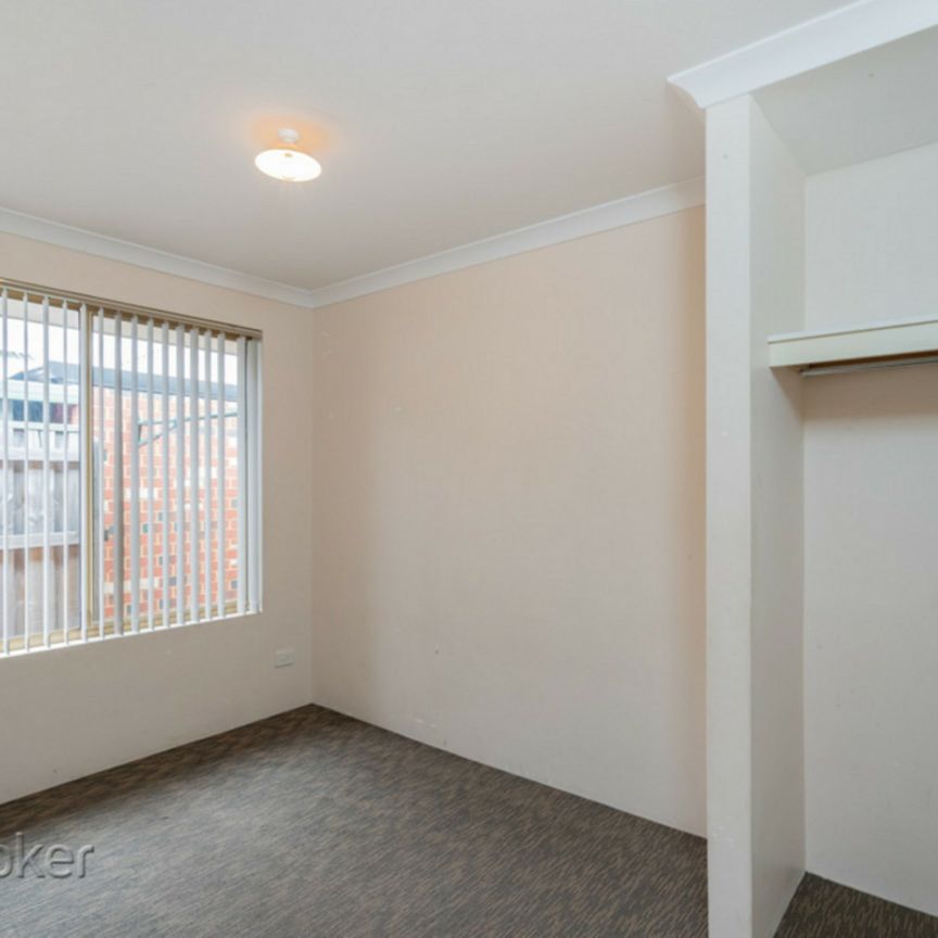 Modern 4 x 2 in Handy Location - Photo 1