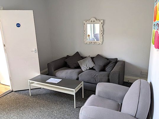 4 bedroom terraced house to rent - Photo 1