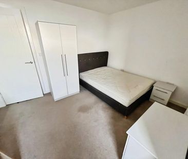 1 bedroom Flat To Let - Photo 2