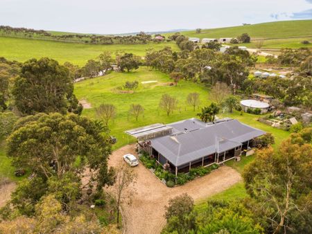 Stunning property for horse lovers! - Photo 4