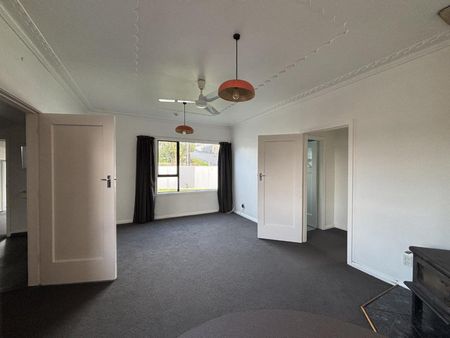 Beachside Living in Popular Moturoa - Photo 2