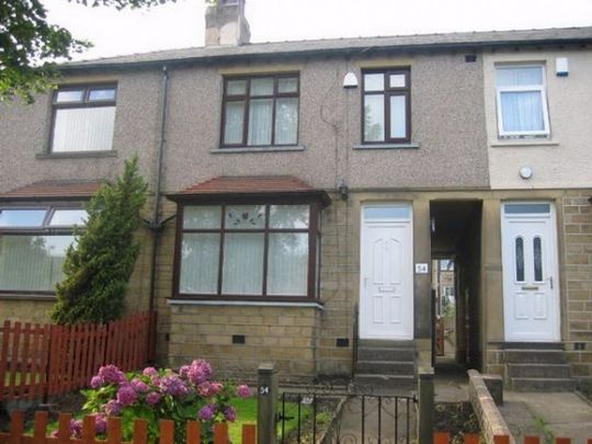 3 Bed - Dalmeny Avenue, Crosland Moor, Huddersfield - Photo 1