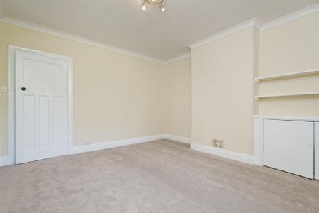 6 bedroom detached house to rent - Photo 3