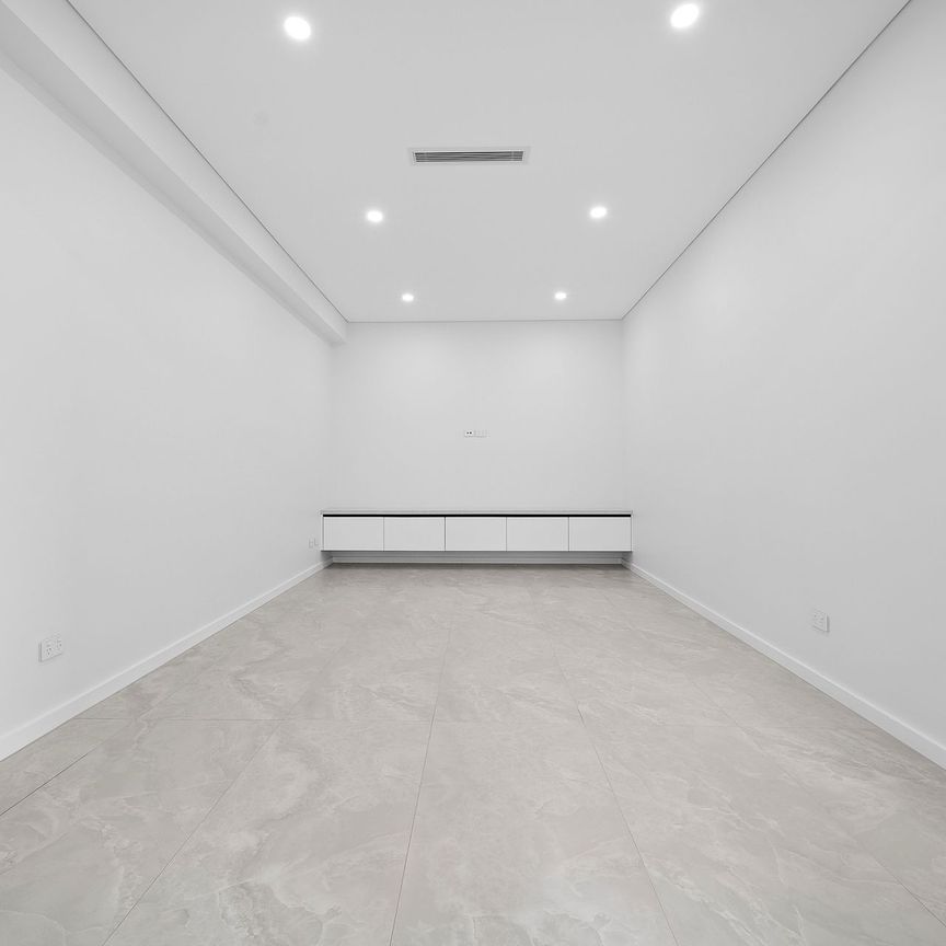 Ultra Modern Brand New 4 Bedroom Beauty! - Photo 1