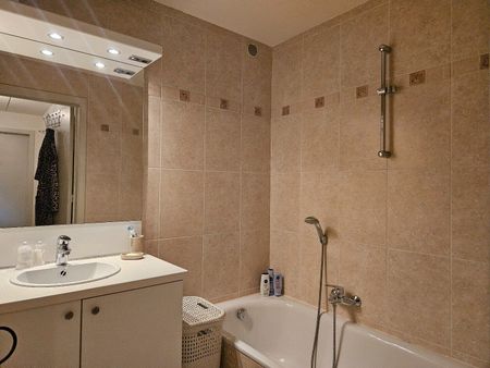 Ruim appartement met 2 slaapkamers in het centrum van Heultje! - Photo 2