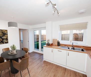 4 bedroom detached house to rent - Photo 5