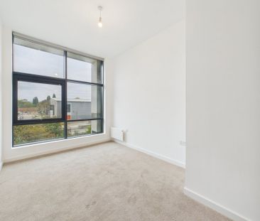Lakeside East, The Causeway, Staines-Upon-Thames,TW18 - Photo 3