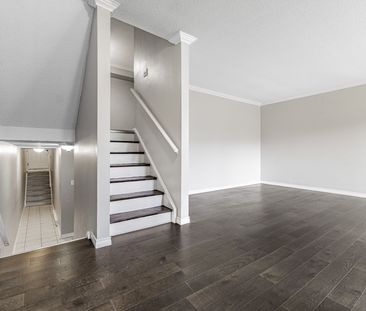 For Lease - 161 Milestone Crescent, Aurora, Ontario - Photo 2