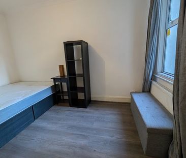 Room in a Shared Flat, Ground Floor, SW17 - Photo 3