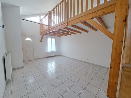 Appartement À Louer 4 Pièces , 74 M² - Photo 3