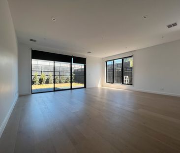 FOUR BEDROOM IN PRIME LOCATION - Photo 6