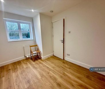 3 bedroom detached house to rent - Photo 2