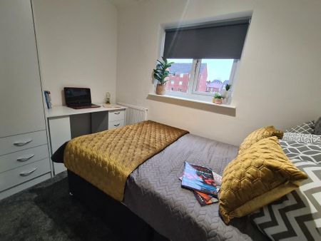 1 bedroom in a flat share to rent - Photo 4