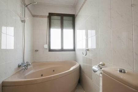 Plaza de Coímbra, Madrid, Community of Madrid 28025 - Photo 5