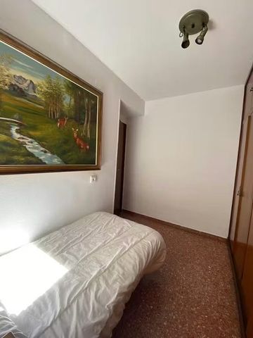 Calle de la Democracia, Valencia, Valencian Community 46014 - Photo 2