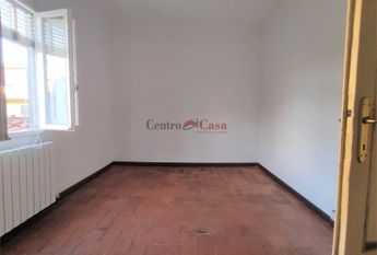 Ampio appartamento con terrazzino libero da metà marzo 2026 !